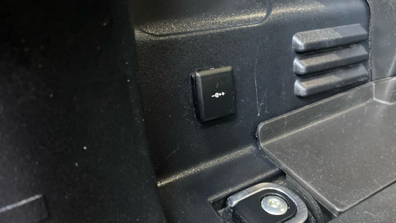 Land Rover Defender 90 Diesel 3.0 D250 Hard Top Auto [3 Seat]